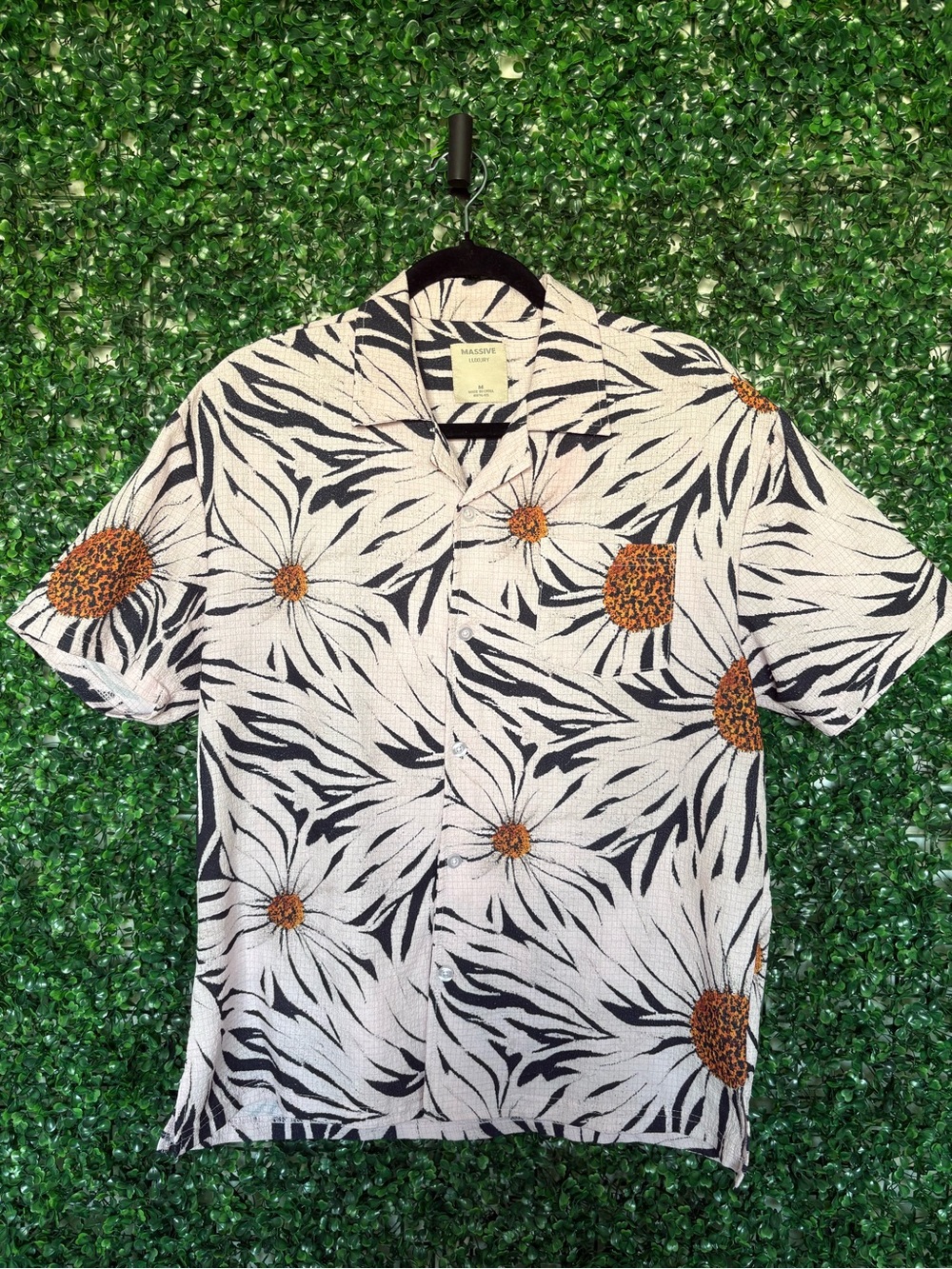 Massive Luxury Floral Short-Sleeve Button-Down Shirt size M